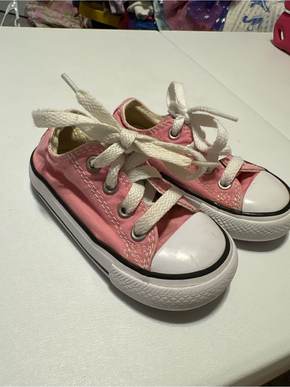Pink Converse // 6c - Picture 2 of 7